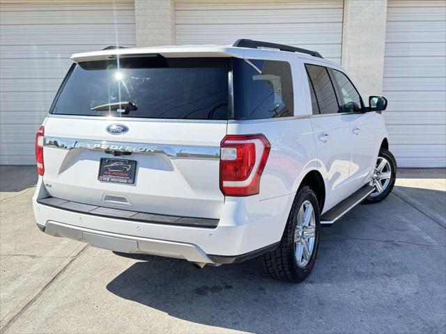 Photo of 2018 White Platinum Metallic Tri-Coat Ford Expedition
