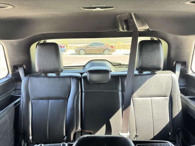 Photo of 2018 White Platinum Metallic Tri-Coat Ford Expedition