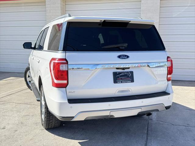 Photo of 2018 White Platinum Metallic Tri-Coat Ford Expedition