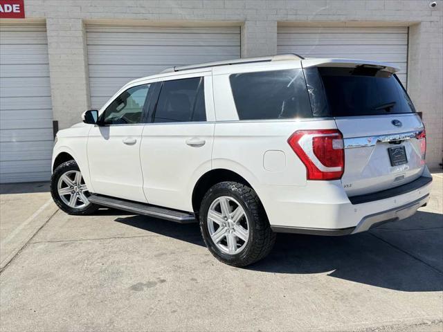 Photo of 2018 White Platinum Metallic Tri-Coat Ford Expedition