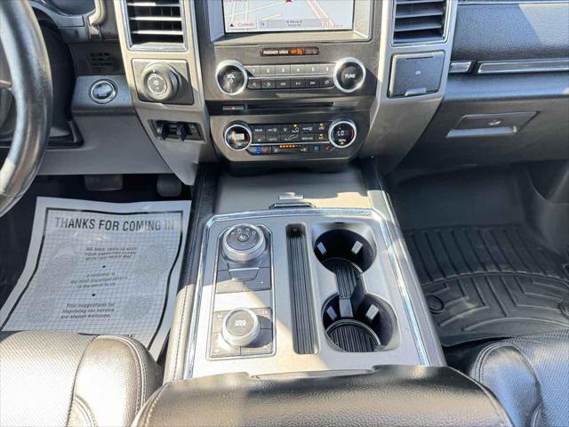 Photo of 2018 White Platinum Metallic Tri-Coat Ford Expedition