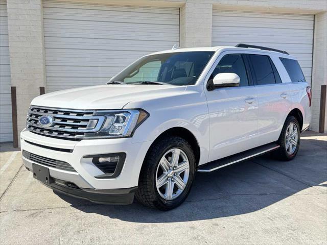 Photo of 2018 White Platinum Metallic Tri-Coat Ford Expedition