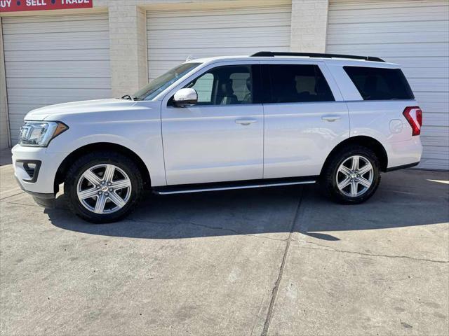 Photo of 2018 White Platinum Metallic Tri-Coat Ford Expedition