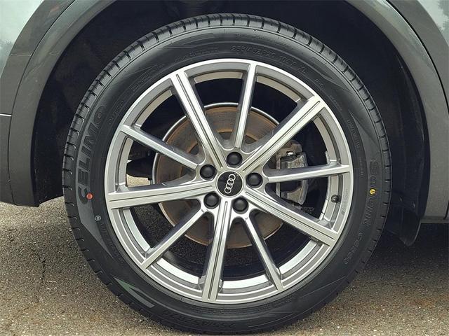 Photo of 2021 Daytona Gray Pearl Audi Q5