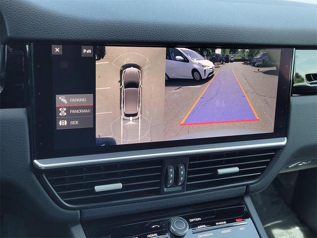 Photo of 2021 Dolomite Silver Metallic Porsche Cayenne