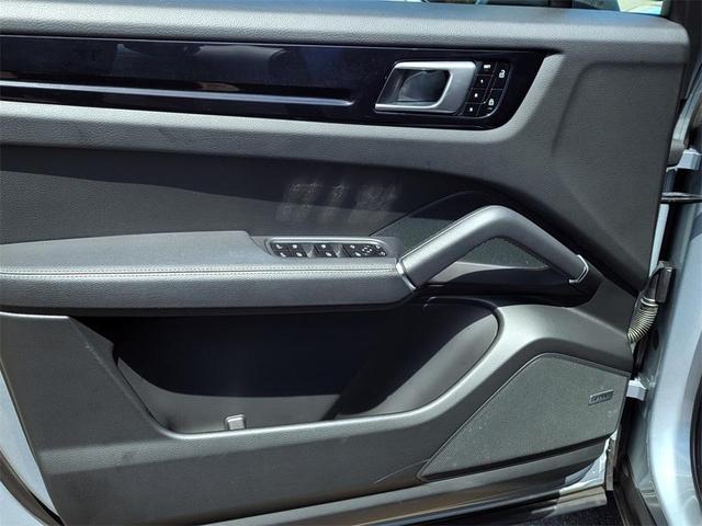Photo of 2021 Dolomite Silver Metallic Porsche Cayenne