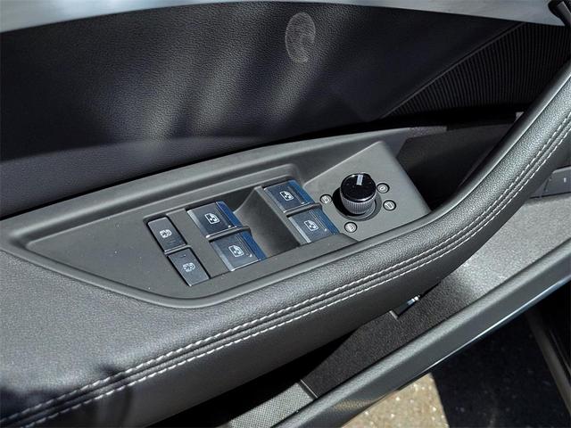 Photo of 2022 Black Metallic Audi e-tron