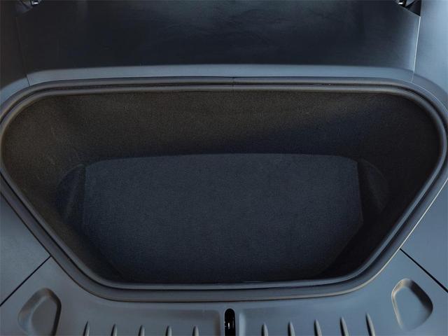 Photo of 2022 Midnight Silver Metallic Tesla Model S
