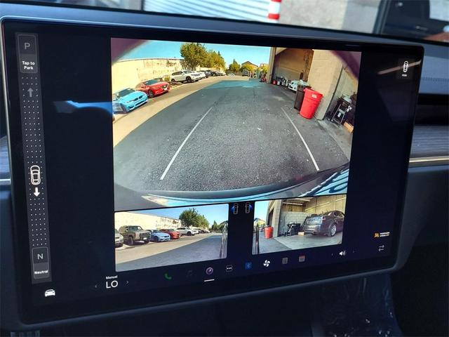 Photo of 2022 Midnight Silver Metallic Tesla Model S