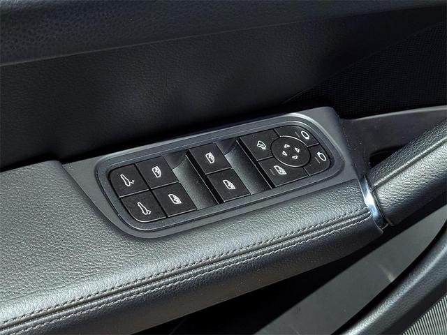 Photo of 2022 Black Porsche Cayenne
