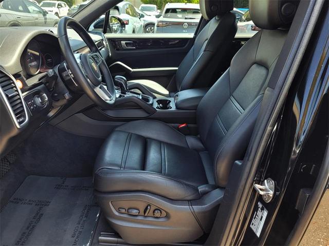 Photo of 2022 Black Porsche Cayenne
