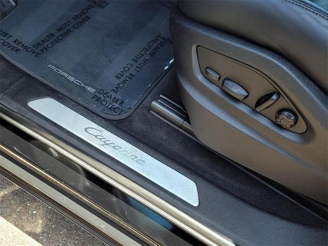 Photo of 2022 Black Porsche Cayenne