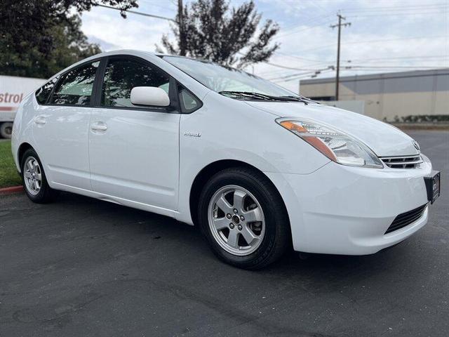 Photo of 2009 White Toyota Prius