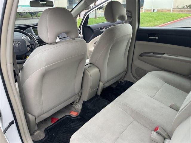 Photo of 2009 White Toyota Prius