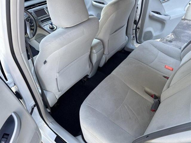Photo of 2012 White Toyota Prius