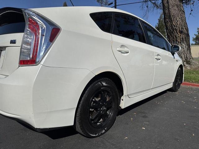 Photo of 2012 White Toyota Prius