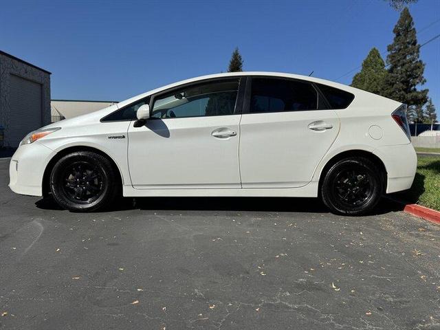 Photo of 2012 White Toyota Prius