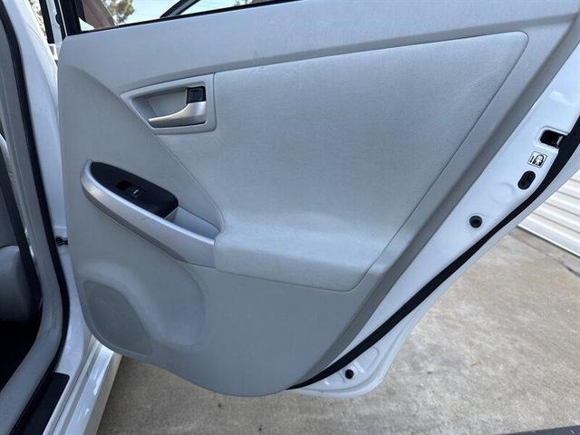 Photo of 2012 White Toyota Prius