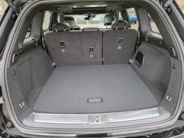 Photo of 2023 Diamond Black Crystal Pearlcoat Jeep Grand Cherokee