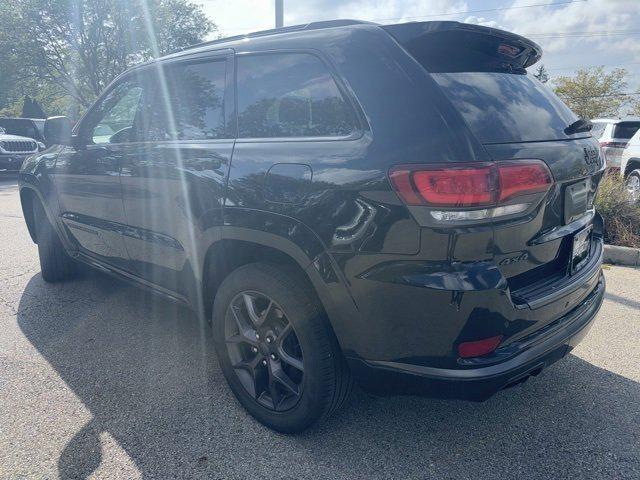 Photo of 2020 Diamond Black Crystal Pearlcoat Jeep Grand Cherokee