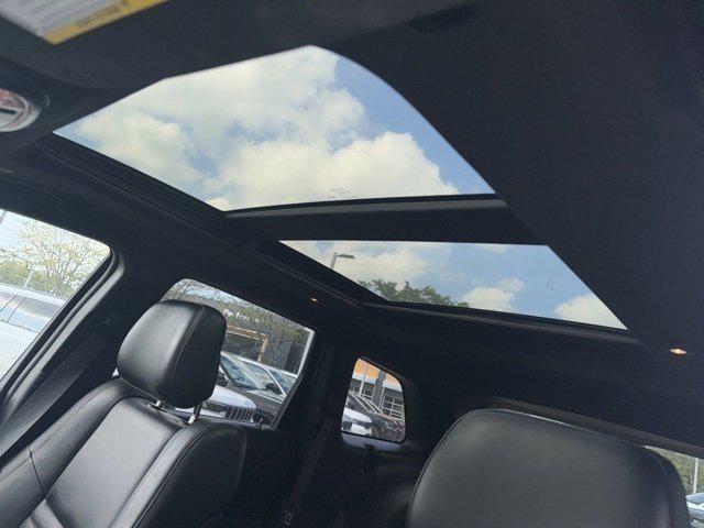 Photo of 2020 Diamond Black Crystal Pearlcoat Jeep Grand Cherokee