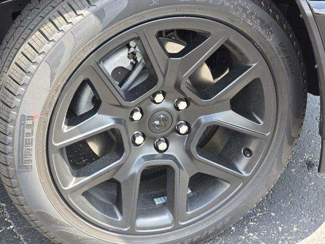 Photo of 2026 Diamond Black Crystal Pearlcoat RAM 1500