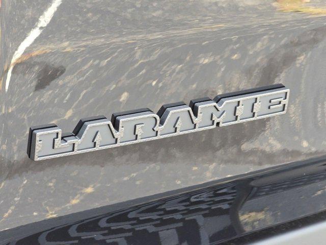 Photo of 2026 Diamond Black Crystal Pearlcoat RAM 1500