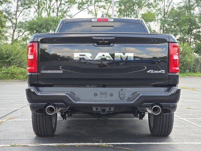 Photo of 2026 Diamond Black Crystal Pearlcoat RAM 1500