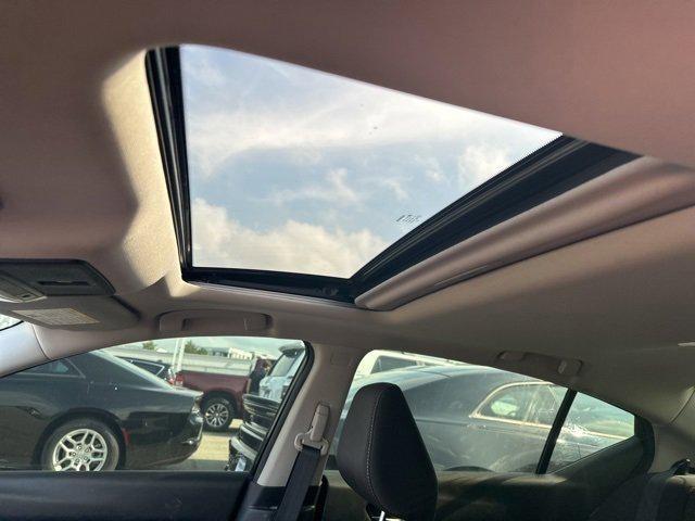 Photo of 2021 Super Black Clearcoat Nissan Altima