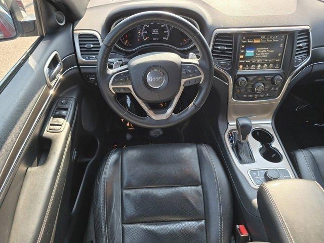 Photo of 2017 Velvet Red Pearlcoat Jeep Grand Cherokee