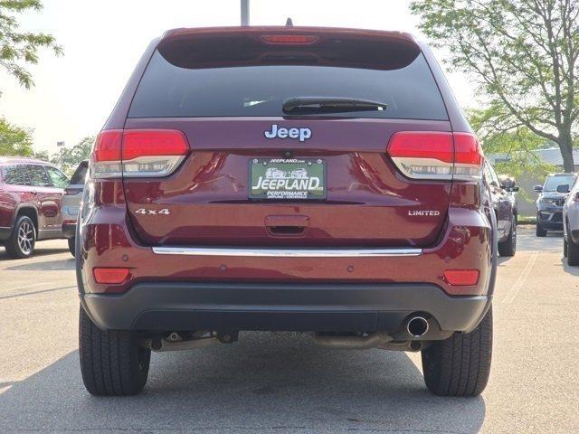 Photo of 2017 Velvet Red Pearlcoat Jeep Grand Cherokee