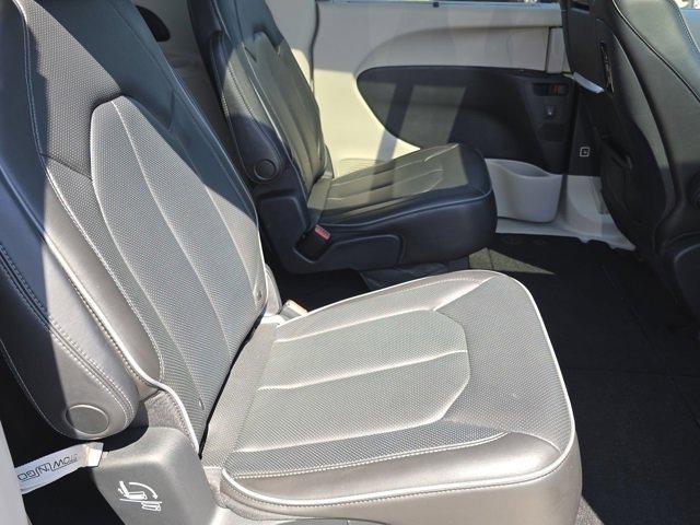 Photo of 2020 Billet Silver Metallic Clearcoat Chrysler Pacifica