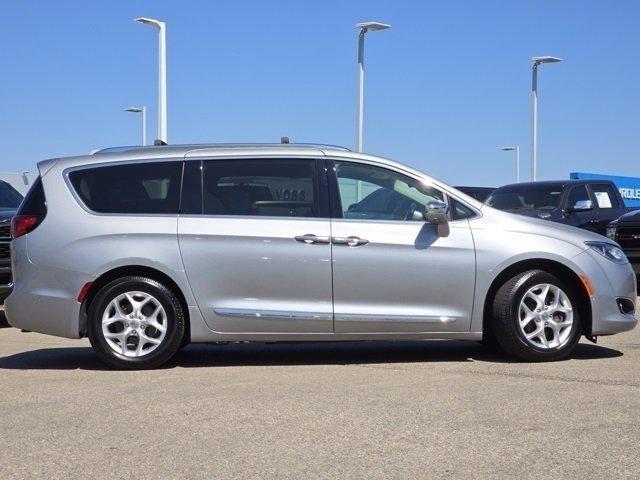 Photo of 2020 Billet Silver Metallic Clearcoat Chrysler Pacifica