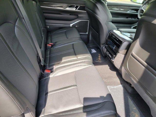 Photo of 2022 Velvet Red Pearlcoat Jeep Wagoneer