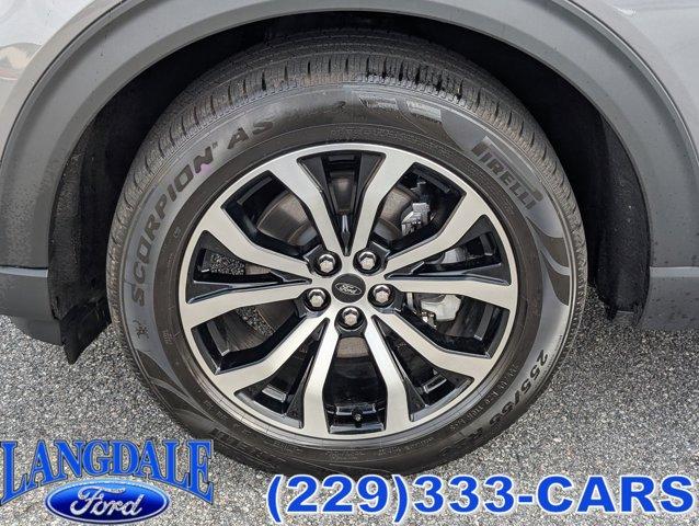 Photo of 2022 Gray Metallic Ford Explorer
