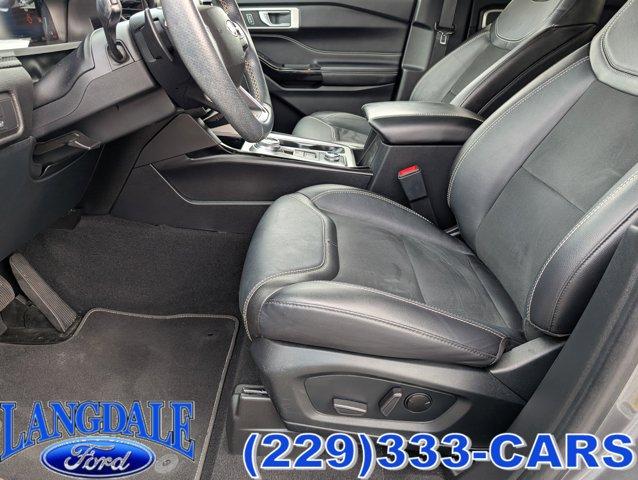 Photo of 2022 Gray Metallic Ford Explorer