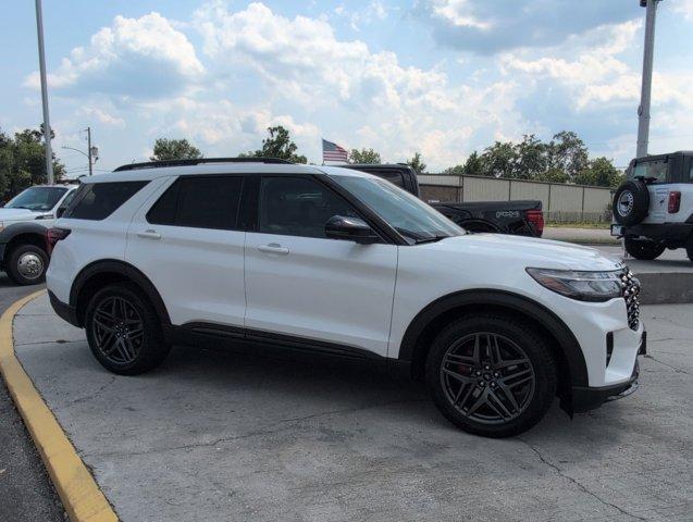 Photo of 2025 Star White Metallic Tri-Coat Ford Explorer