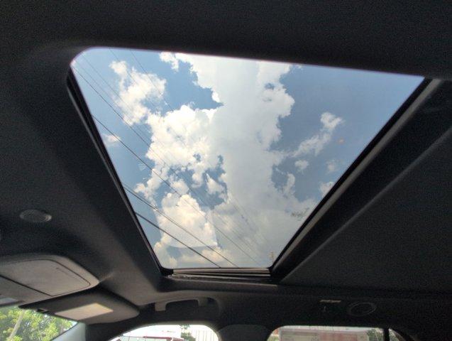 Photo of 2025 Star White Metallic Tri-Coat Ford Explorer