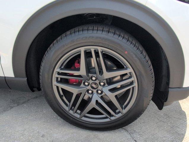 Photo of 2025 Star White Metallic Tri-Coat Ford Explorer