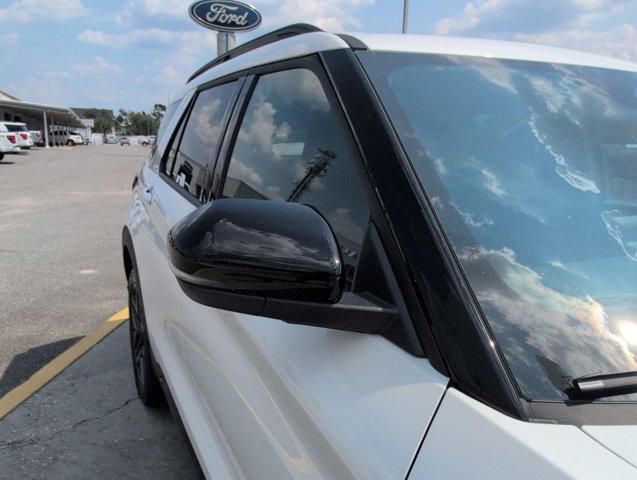 Photo of 2025 Star White Metallic Tri-Coat Ford Explorer