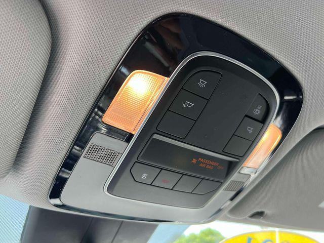 Photo of 2021 Twilight Black Hyundai SANTA FE HEV
