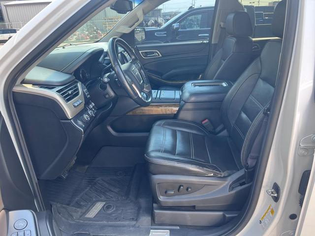Photo of 2017 White Frost Tricoat GMC Yukon