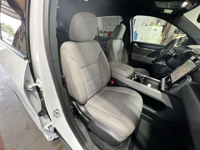 Photo of 2026 Summit White GMC Acadia