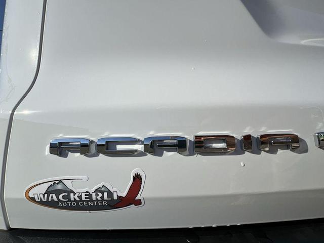 Photo of 2025 Summit White GMC Acadia