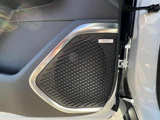 Photo of 2025 Summit White GMC Acadia