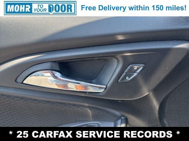 Photo of 2018 Silver Ice Metallic Chevrolet Malibu Hybrid