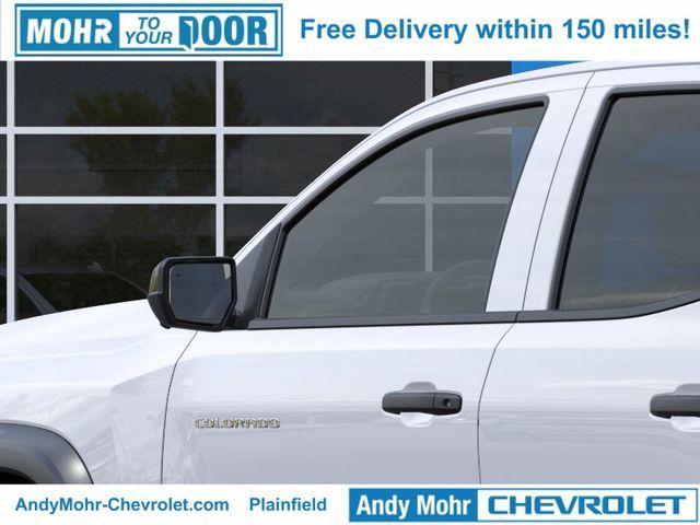 Photo of 2025 Summit White Chevrolet Colorado