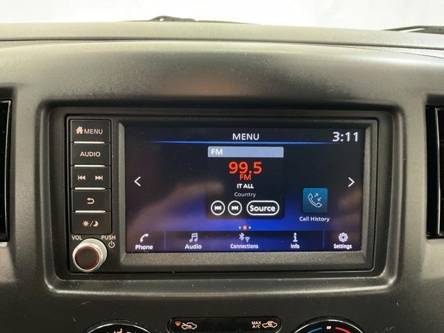 Photo of 2020 Cloud White Nissan NV200