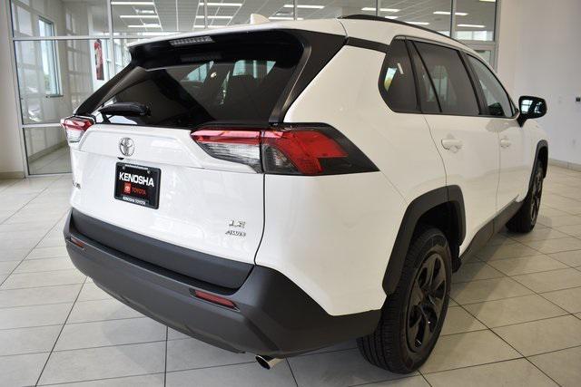 Photo of 2020 Super White Toyota RAV4