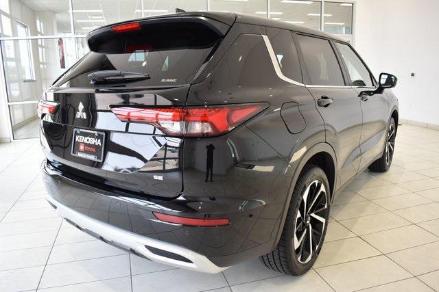 Photo of 2024 Black Mitsubishi Outlander